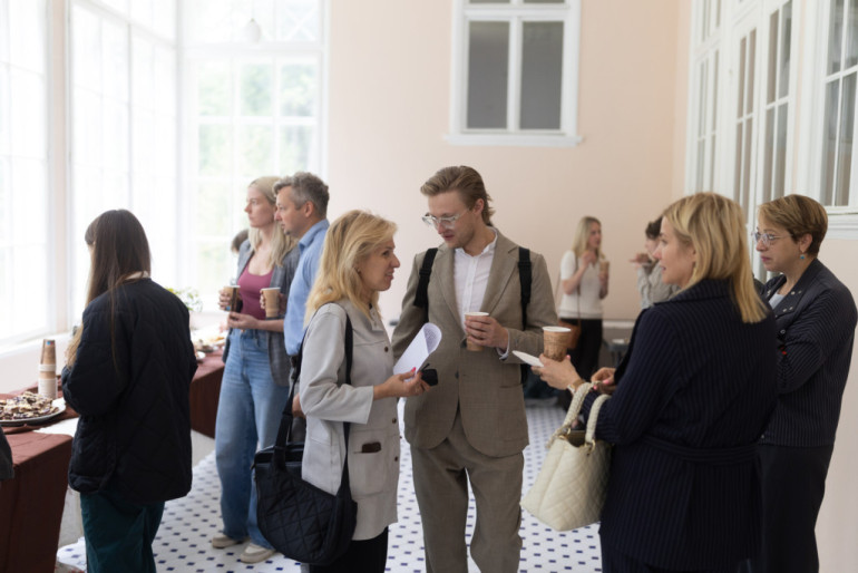 FOTO: Sanatorijā &quot;Ogre&quot; norisinājās konference “Ilgtspējība arhitektūrā, būvniecībā, dizainā 2025”