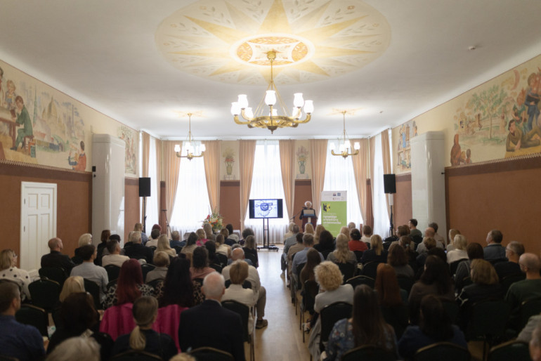 FOTO: Sanatorijā &quot;Ogre&quot; norisinājās konference “Ilgtspējība arhitektūrā, būvniecībā, dizainā 2025”