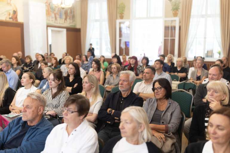 FOTO: Sanatorijā &quot;Ogre&quot; norisinājās konference “Ilgtspējība arhitektūrā, būvniecībā, dizainā 2025”