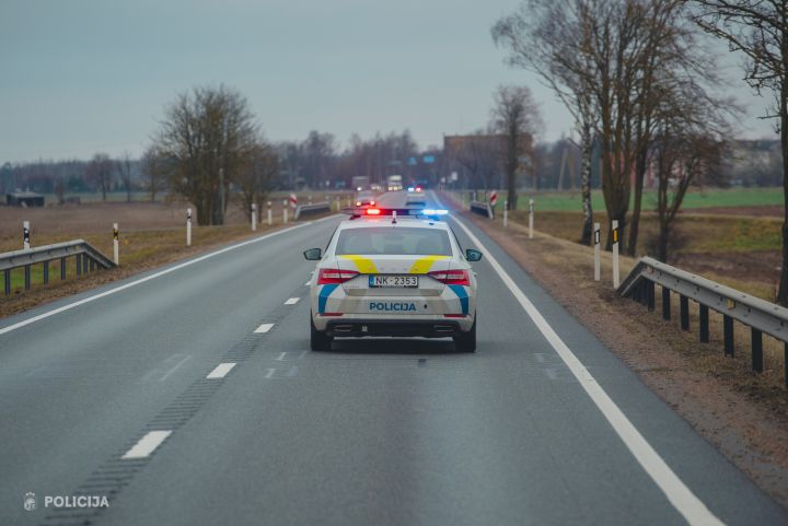 Piektdien ceļu satiksmes negadījumos Latvijā gājuši bojā divi cilvēki