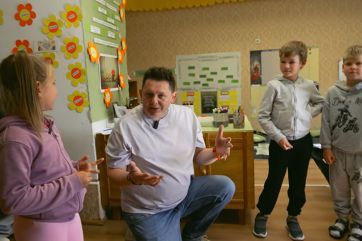 Attēls rakstam: VIDEO: “Ja skolas nebūtu, kaut kas pazustu” – Meņģelē turas pie savas skolas