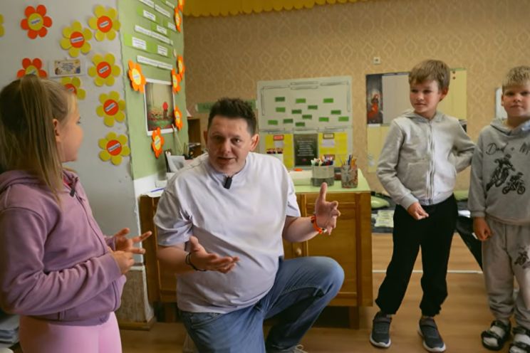 Attēls rakstam: VIDEO: “Ja skolas nebūtu, kaut kas pazustu” – Meņģelē turas pie savas skolas