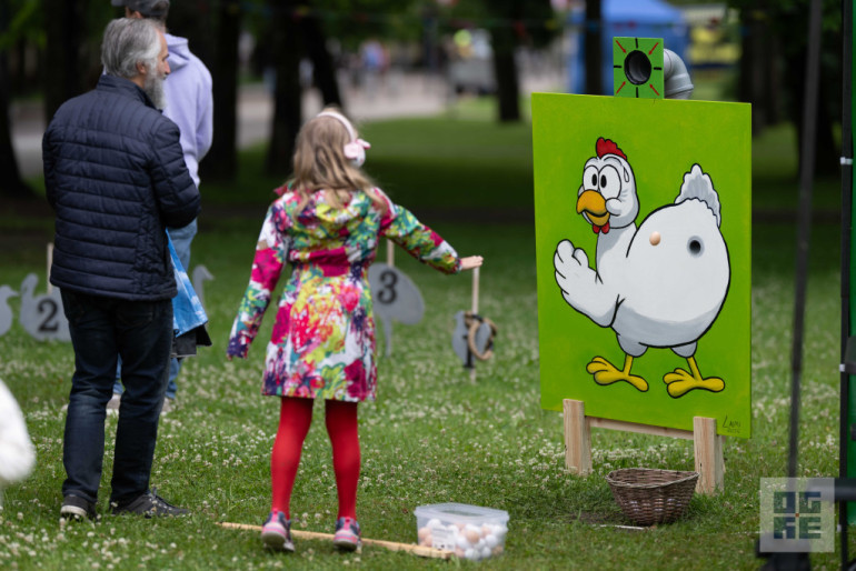 FOTO: Ielūkojies plašajā svētku galerijā! Ogrē aizvadītas Ģimenes dienas svinības