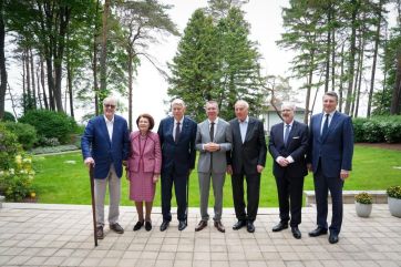Attēls rakstam: Vēsturisks brīdis! Prezidents Edgars Rinkēvičs vienkopus sapulcinājis visus bijušos valsts vadītājus