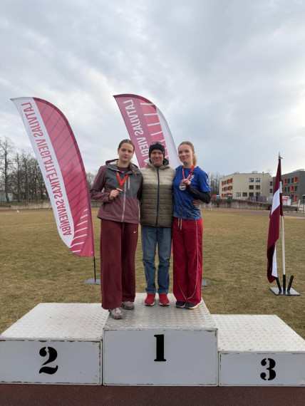 Jaunajiem vieglatlētiem vairākas medaļas ziemas sacensībās