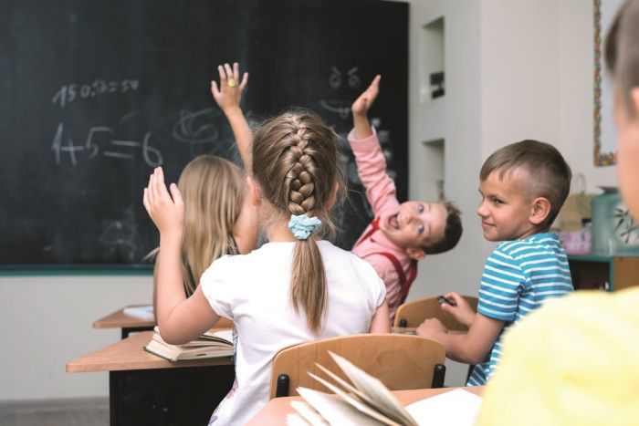 Krievijas valoda skolās NAV obligāta! Vecākiem IR jāuzraksta iesniegums!
