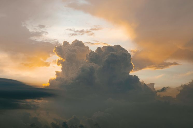 Attēls rakstam: Nedēļas pēdējā dienā starp mākoņiem var parādīties saule