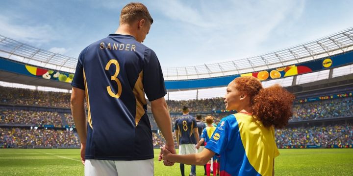 Bērni no Latvijas šonedēļ Eiropas futbola čempionātā laukumā ievedīs spēlētājus. Tiks pārstāvēta arī Ogre