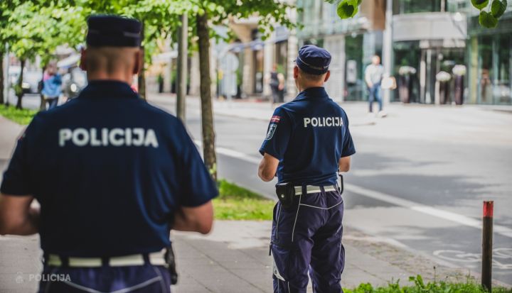 Ugunsdzēsējiem un policijai darbīgas svētku brīvdienas