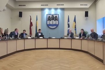 Attēls rakstam: Kaķis maisā un nekādas ekstras: kā deputāti strīdējās komiteju sēdē