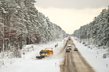 Attēls rakstam: Trešdienas rītā apgrūtināti braukšanas apstākļi teju visā Latvijā