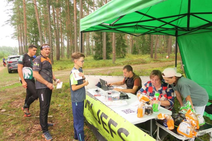 Orientēšanās vietā, kur "nokritis Mēness": Kalnājos un Ķegumā sākusies "Reljefa" jaunā sezona