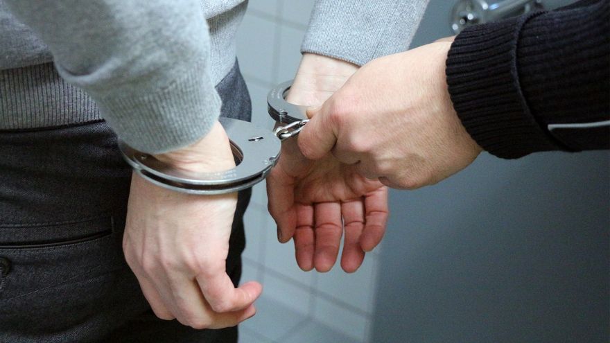 Vīrietim draud mūža ieslodzījums par dzimumnoziegumiem pret desmit meitenēm