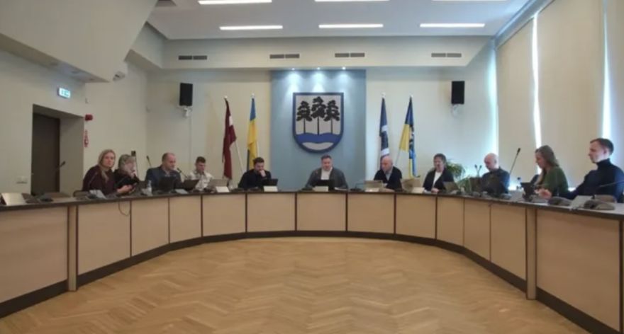 Ogres novada dome pēc Helmaņa pēkšņās atkāpšanās lems par jauna priekšsēdētāja ievēlēšanu