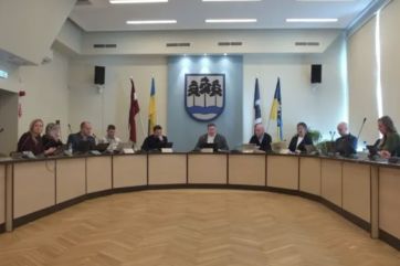 Attēls rakstam: Ogres novada dome pēc Helmaņa pēkšņās atkāpšanās lems par jauna priekšsēdētāja ievēlēšanu