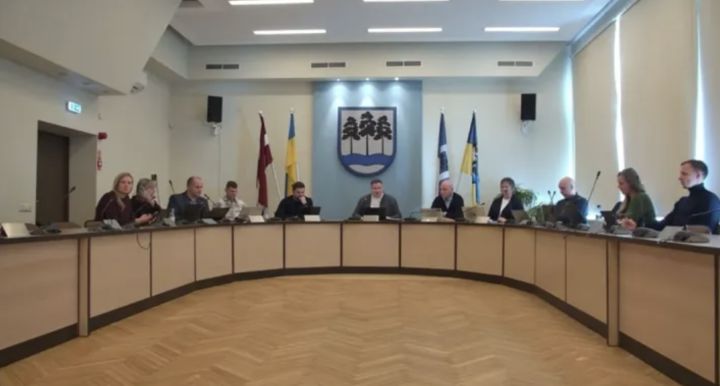 Ogres novada dome pēc Helmaņa pēkšņās atkāpšanās lems par jauna priekšsēdētāja ievēlēšanu