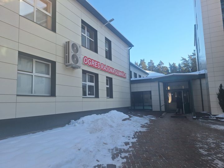 Ogres un Liepājas slimnīcu lietās aizturētas septiņas personas