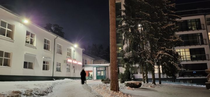 Papildināts. KNAB veic kratīšanu Ogres slimnīcā