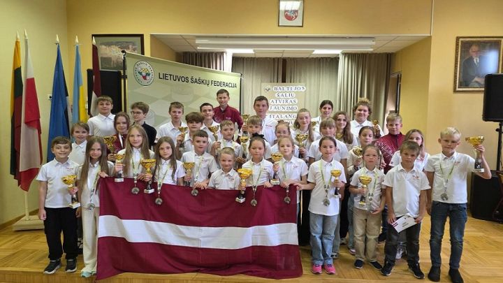 Ikšķilieši Andersoni – Baltijas vicečempioni simtlauciņu dambretē