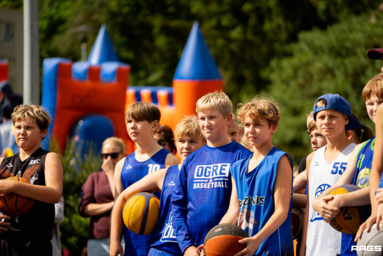 FOTO: Ogre svin un sporto! RAGS BB 3x3 basketbola turnīrs atgriežas pilsētas svētkos