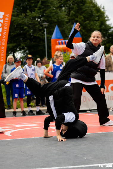 FOTO: Ogre svin un sporto! RAGS BB 3x3 basketbola turnīrs atgriežas pilsētas svētkos