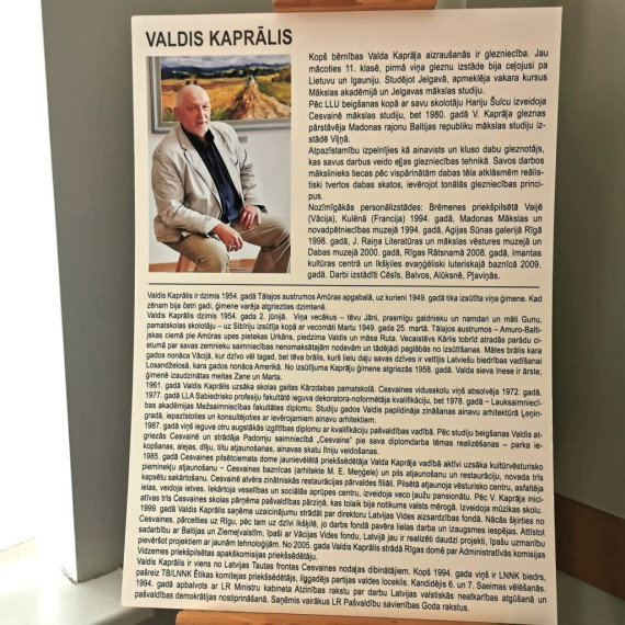 FOTO: Latvijas dabas burvība Valda Kaprāļa gleznās: ieskats izstādes atklāšanā
