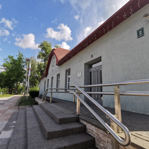 FOTO: Latvijas dabas burvība Valda Kaprāļa gleznās: ieskats izstādes atklāšanā