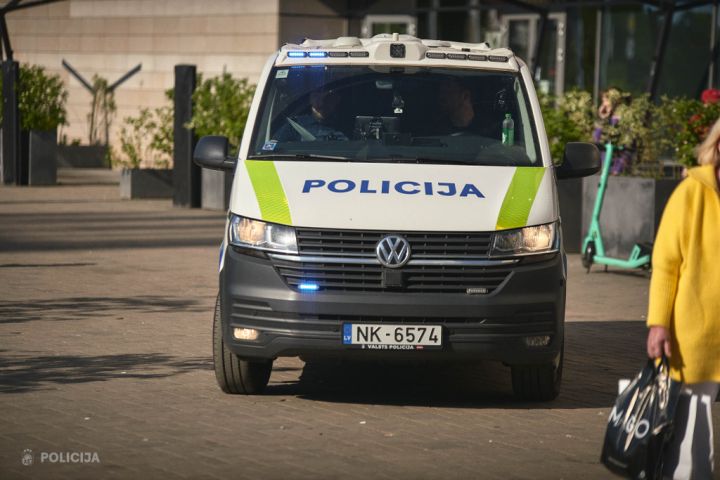 Avārijās Latvijā cietuši astoņi cilvēki; aizturēti 14 iereibuši vadītāji