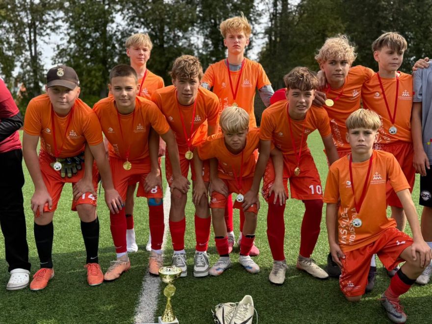  Ogres novada skolu sporta sacensību sezona ir atklāta - kuru skolu jaunieši ir visaktīvākie?