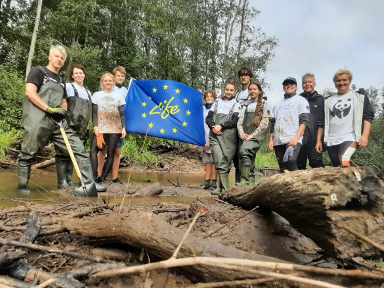 Kāpēc Latvijā atkal ļauj upēm līkumot? Eksperte stāsta par upju iztaisnošanas sekām, ko visi jūtam