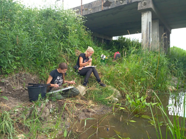 Kāpēc Latvijā atkal ļauj upēm līkumot? Eksperte stāsta par upju iztaisnošanas sekām, ko visi jūtam