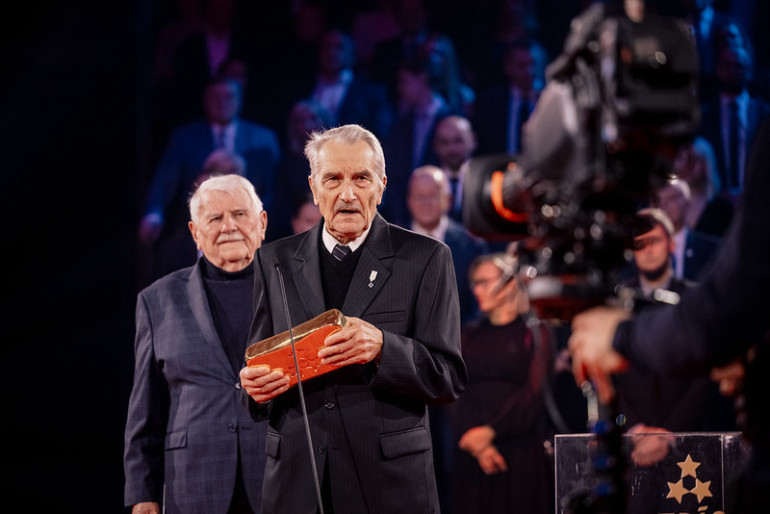 FOTO: "Trīs Zvaigžņu balvā 2025" godināti izcilākie Latvijas sportisti