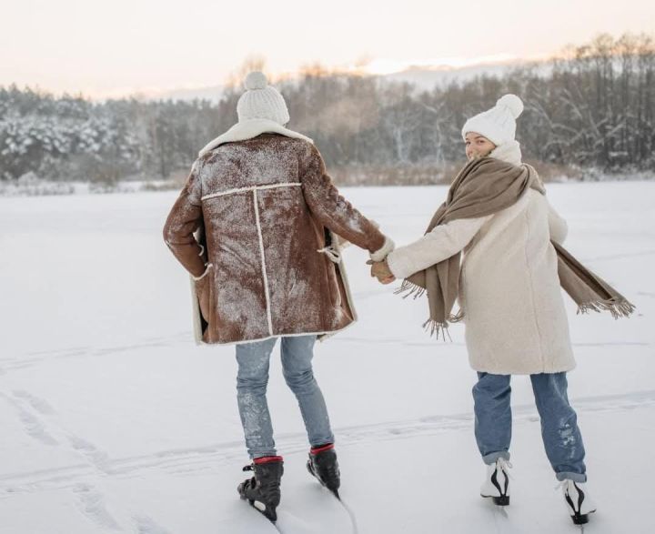 Ziemas prieki: Ogrē, Ikšķilē, Tīnūžos slido visu diennakti; Hokeju spēlē Madlienā un Tīnūžos