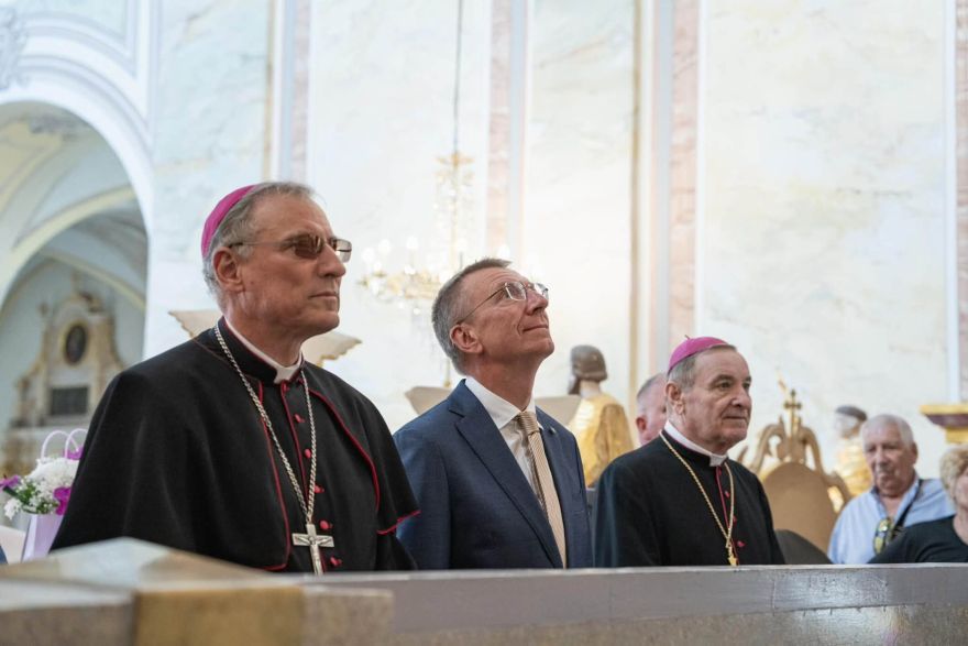 "Visā pasaulē ir apdraudētas debesis. Jauni incidenti var atkārtoties" – Rinkēvičs Aglonā nāk klajā ar tiešu brīdinājumu