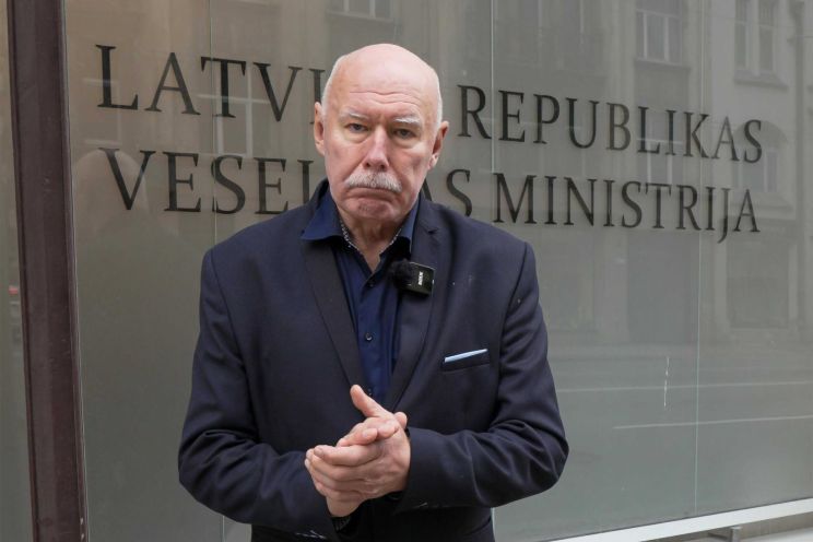 Attēls rakstam: "Es tur veselību neatradu!" Pēteris Apinis kritizē IZM plānoto “Ģimenes veselības mācību” 