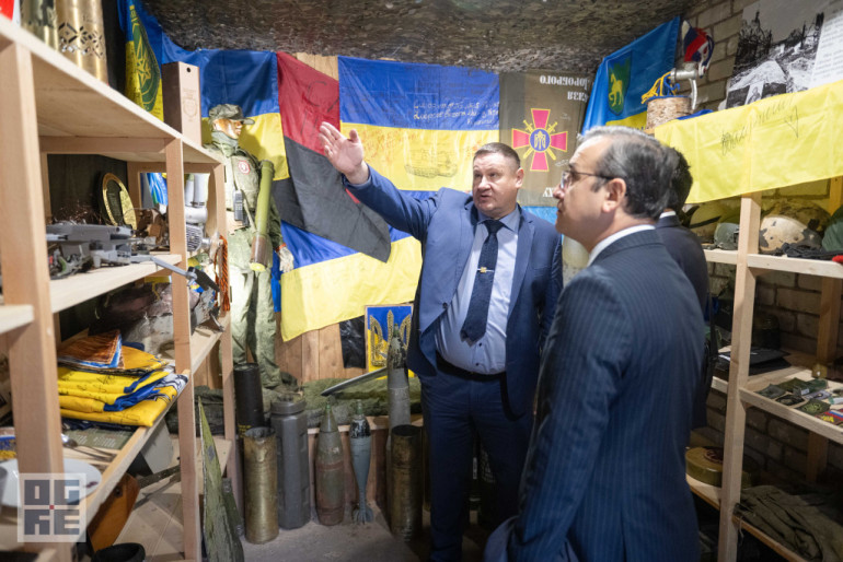 FOTO: Ogrē tika uzņemts Uzbekistānas vēstnieks Latvijā