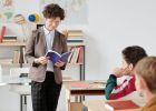 Attēls rakstam: Atbild iedzīvotāji. Vai mēdzat vēl satikties ar kādreizējiem skolasbiedriem un pedagogiem?