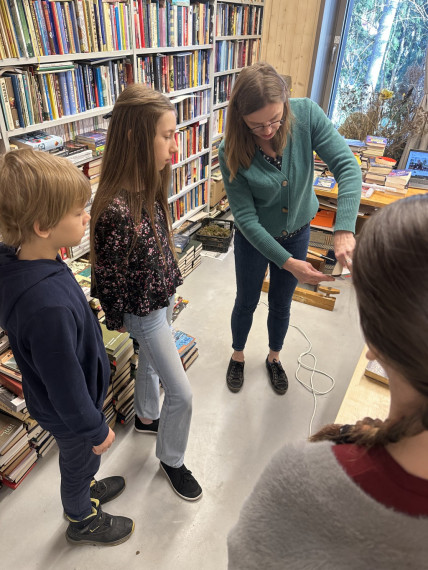 FOTO: Ēnu diena Ogres Centrālajā bibliotēkā