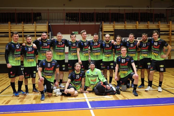 Florbola klubs “FK Ogre/VT Timber” ar pārliecinošu uzvaru tiek pie 1. līgas bronzas