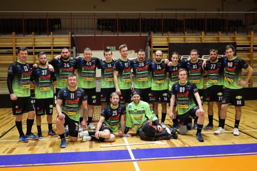 Florbola klubs “FK Ogre/VT Timber” ar pārliecinošu uzvaru tiek pie 1. līgas bronzas