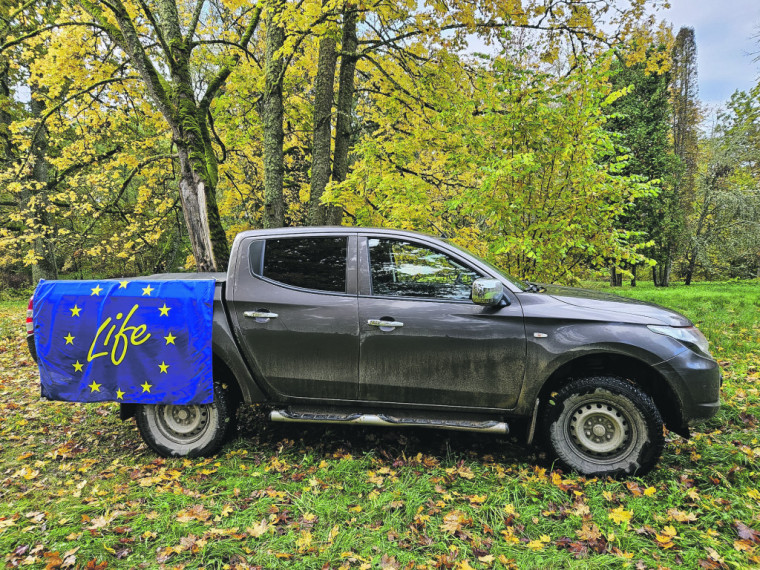 Krapes bagātības muižas parka talkā