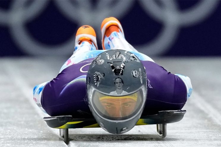 Attēls rakstam: Žurnālists: "Es steigtos šodien aplīmēt savu ķiveri, lai mani diskvalificē kā nākamo!"