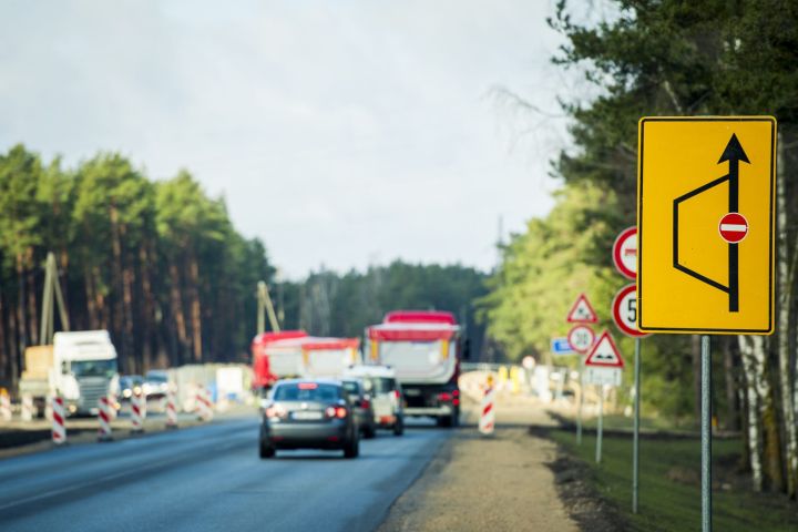 Būvdarbi notiek 62 valsts ceļu posmos, tostarp vairākos Ogres novadā