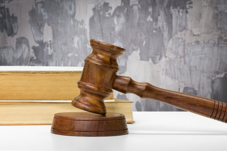Saeima otrajā lasījumā atbalsta speciālās pensijas izveidošanu tiesnešiem un prokuroriem