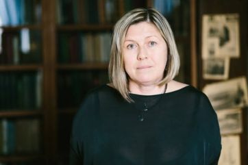 Attēls rakstam: Groziņu vakars ar kumelīšu tēju. Arī Ikšķilē godinās rakstnieci Noru Ikstenu