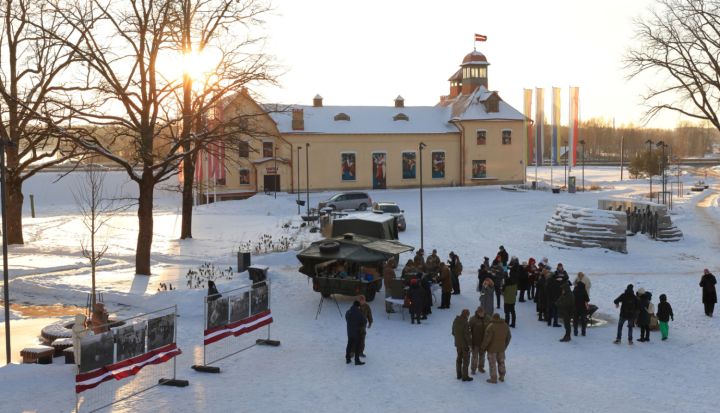 FOTO: Ogrē aizvadīts Barikāžu atceres pasākums “Barikāžu atmiņu stāsti”