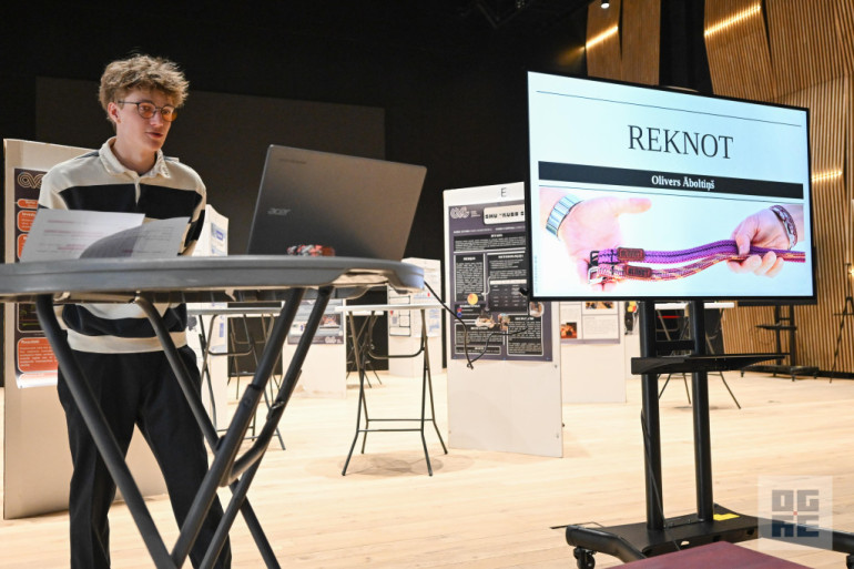 FOTO:  Ogres novada 12. klašu skolēnu projekta darbu skatē piedalījās vairāk kā 200 jaunieši