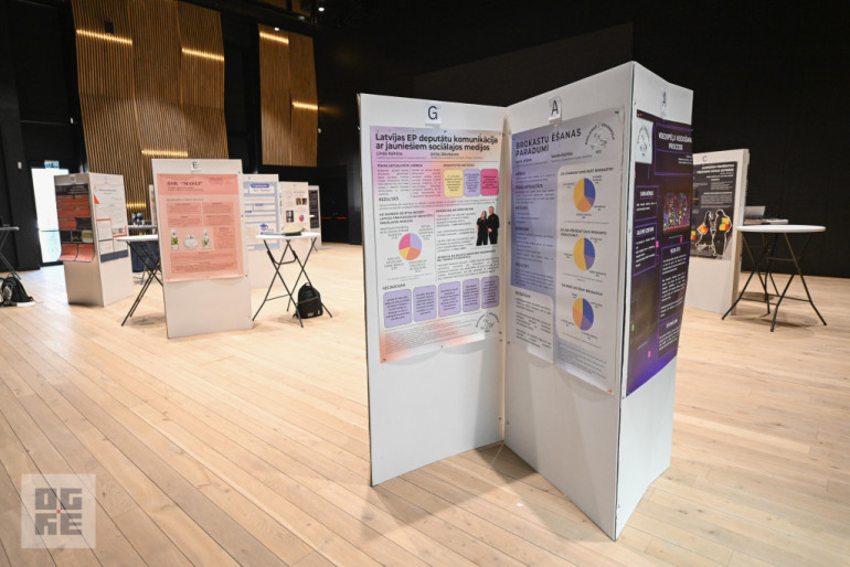 FOTO:  Ogres novada 12. klašu skolēnu projekta darbu skatē piedalījās vairāk kā 200 jaunieši