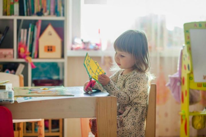 Kā sekmēt bērnu dabisko zinātkāri: vienkāršas lietas, ko īstenot pirmsskolā vai mājās