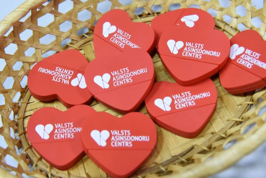 Palīdzi līdzcilvēkiem: Steidzami lūdz atsaukties vairāku asinsgrupas donorus